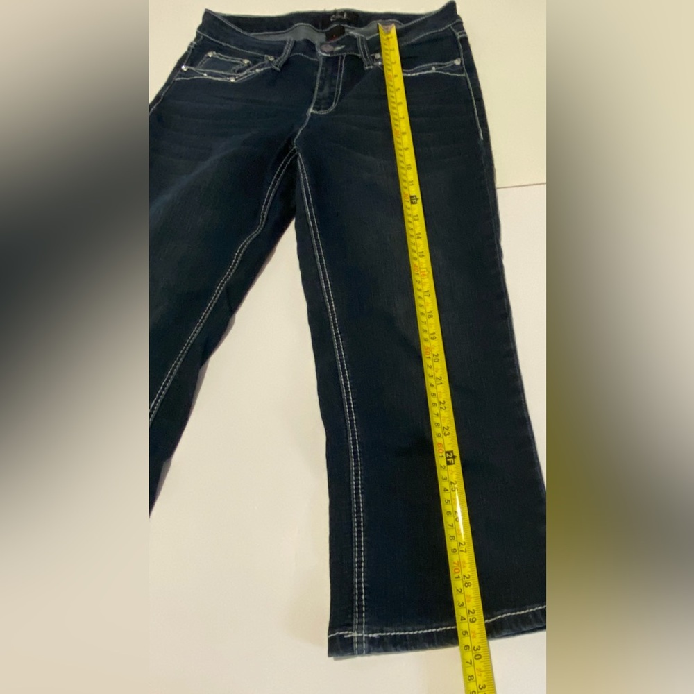 Earl Jeans Capris Size 6 Like New